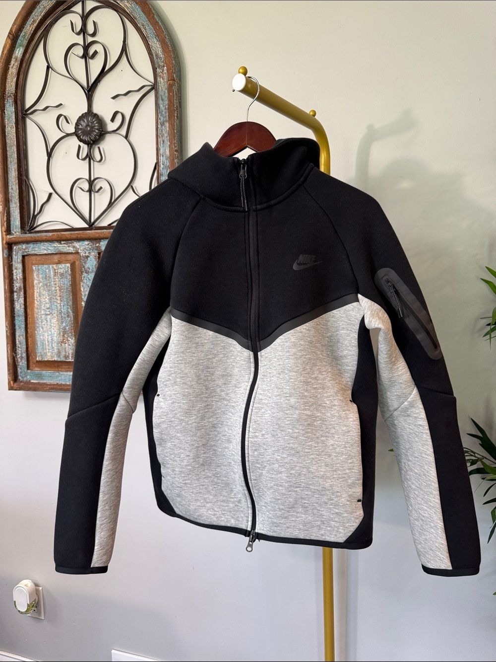 Nike Black & Light Gray Full-Zip sweatshirt Athletic Jacket Small